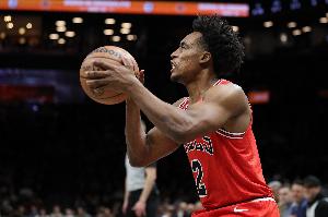 里程悲！塞克斯顿7记三分生涯新高 空砍28分输球&腿伤提前退赛