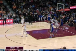 能传能扣！莫布里妙传梅里尔得分&反抢挂筐暴扣