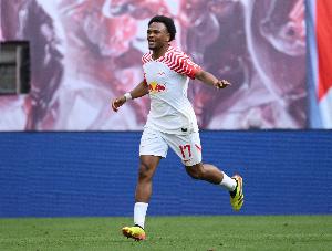 德天空：莱比锡需卖人收入超1亿欧，尤文4000万买断奥蓬达不计入