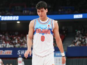 媒体人：西尔扎提受伤很遗憾 他的活力&拼劲&防守是新疆一大亮点