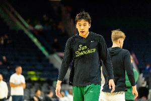 媒体人：王俊杰赵维伦的赛季大概率已结束 留校or转校or冲击NBA？