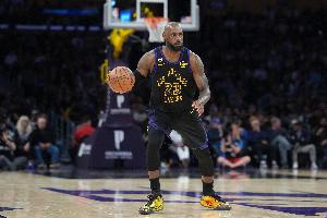 雷迪克：詹姆斯将在赛前决定今日是否出战 克莱伯可以出战