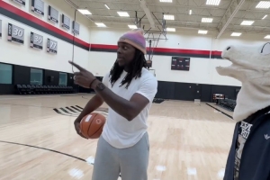 利拉德&霍勒迪：杨瀚森会成为很棒的球员 英语也学得挺好