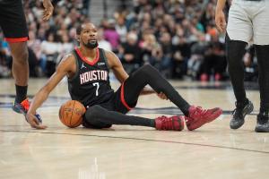 被包夹得很难受！杜兰特12中7拿下23分5板4助2帽