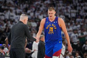 约基奇：老板问我该不该解雇马龙时我说再等等 但他已做了决定