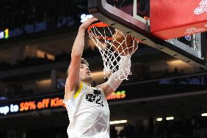 轻松两双&填满数据栏！菲利波夫斯基12中6拿下19分15板5助2断1帽