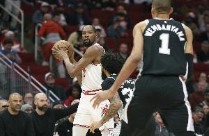 两代天赋怪！文班亚马对阵杜兰特交手战绩为5胜3负 文班稍占上风