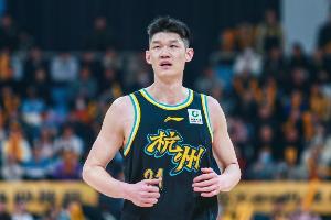 还是很稳！胡金秋半场6中5高效拿下10分4板3助