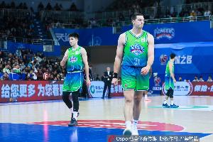 超高效两双！大卫·詹姆斯13中10砍下31分13板 5前场板