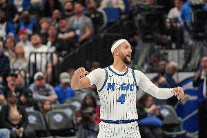 险些伤退！萨格斯17中10拿下28分4板8助2断 加时连拿5分收比赛