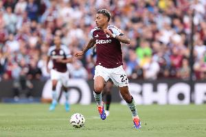 超市开张？邮报:维拉今夏面临被迫卖人，将听取罗杰斯 大马丁报价