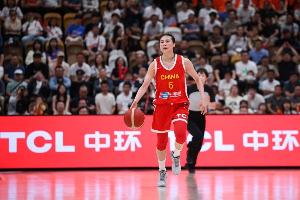 媒体人：王思雨依旧是中国女篮后卫线最全面&投射最果敢的选手