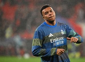 跟队记者：姆巴佩继续他的康复进程，全力争取前往曼彻斯特的机会