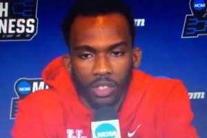 G联盟场均14.5分5.5板 ！Scotto：灰熊与德琼·贾罗签10天短合同