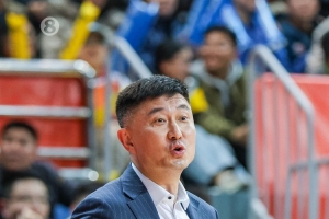 杜锋：常规赛不至于打得这么紧 这种大起大落对球队的伤害太大了