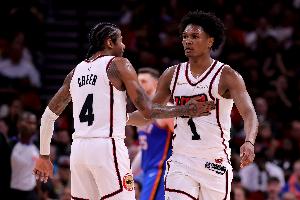 豪斯：阿门和杰伦·格林我会选择留下后者 因为火箭需要三分火力