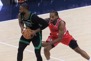 尼克·杨：坎宁安和布朗比小卡更值得进一阵 后者应该是二阵