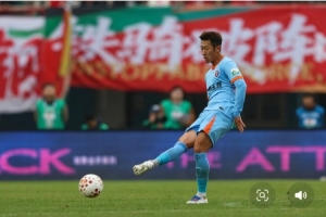 徐新社媒：走出舒适圈需要很大勇气与决心，踢真正的足球才有未来