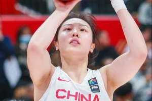 状态还是不好！张茹首发6分33秒只拿到1板1断 出现3失误3犯规