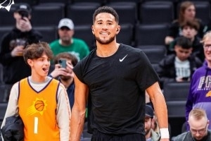 昨日战绿军！布克上脚俄勒冈大学PE配色Book 2！