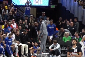 七年没在丹佛打过球！恩比德露面被掘金主场球迷狂嘘