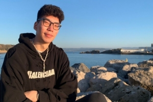 23岁生日！余嘉豪发文：希望保持热烈的心 充满探索未知的勇气