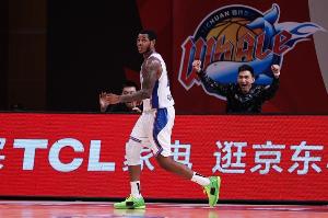 中国篮协开出罚单：经纪人证书被吊销 四川男篮及外援遭严重警告