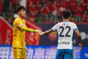 记者：李昊本来在国足征调之列，但上轮联赛肋部弄伤了