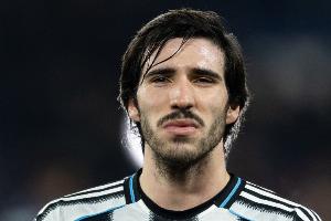 斯基拉：阿森纳、曼市双雄将在今夏争夺托纳利，纽卡要价1亿欧