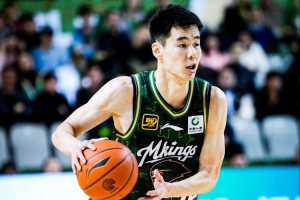 打到最后心态崩了！郭昊文30分钟13中3&三分5中1 末节5犯毕业