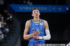 14罚5中！媒体人：周琦罚球容易被针对 姚明大郅巴特尔罚球都不错