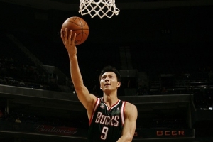 维拉纽瓦：当易建联替补让我生气 他走后我打出生涯最佳赛季