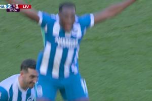 身体素质仍在线！35岁维尔贝克跳山羊跃过1米92队友，庆祝双响