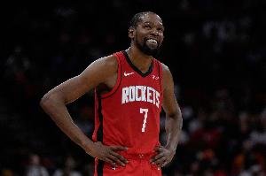 连续三分强行续命失败！杜兰特22中15得40分平赛季新高外加7板5助