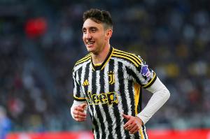 要价5000万欧！每体：巴萨关注坎比亚索，只要报价合适尤文愿放人