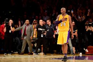 路威：科比巡演赛季本想大干一场 但打了10场后他意识到该结束了