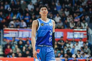 毫无状态！邹阳半场4中0未得分 仅拿到3板1助1帽