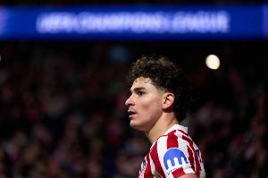 世体：阿尔瓦雷斯成巴萨首选 拉波尔塔希望莱万再留一年