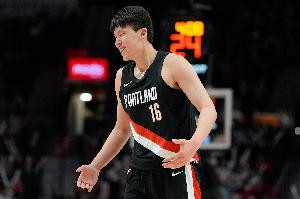 9中9砍20+9+5！韩乔生：小杨进攻直接升级 进步肉眼可见让人欣慰