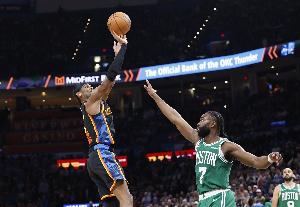 亚历山大：杰伦·布朗是个很强的球员 卡塞尔教练肯定帮了他很多