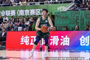 状态出色！赵柏清半场6中5高效拿下12分6篮板