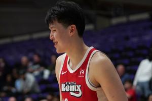 各种意义的完美！杨瀚森9中9砍20分8板5助1断1帽 献炸裂隔扣