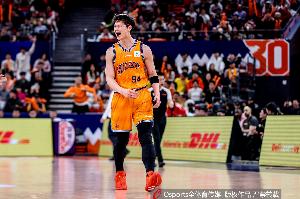 东方体育日报：锁定季后赛名额，上海男篮眼下目标只有一个