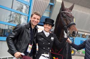 分隔两地！穆勒谈夫妻异地：我选择了足球，有时确实会感到孤独