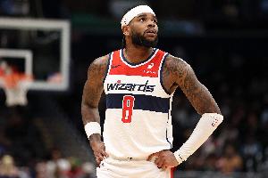 你要毁了球队吗！哈迪替补打满末节4记三分球拿下14分