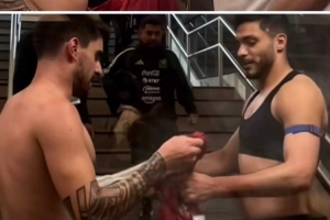 老队友！希门尼斯与鲁本·内维斯赛后互换球衣，两人曾在狼队共事