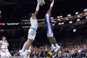 摧枯拉朽！马克西反击一条龙 起飞滑翔力压布里奇斯暴力隔扣