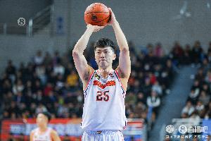 正负值+49逆天！张皓嘉5中1&三分4中0拿到2分6板6助