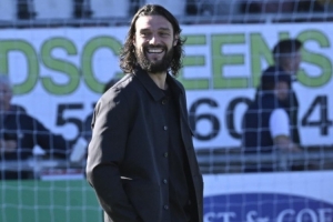 邮报：安迪·卡罗尔执教生涯迎来两连胜开局 老板KSI豪言要上英超