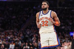 拼尽全力！唐斯抢下全场最多18篮板 9中5拿15分